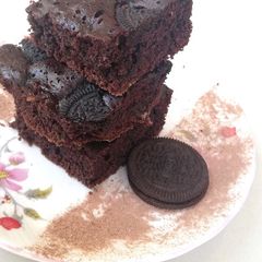 A picture of Fudgy oreos brownies.