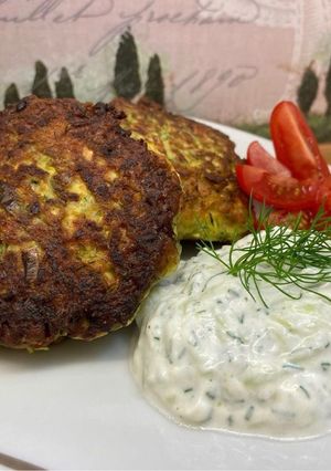 Kolokithokeftedes - Griechische Zucchinipuffer Rezepthauptbild