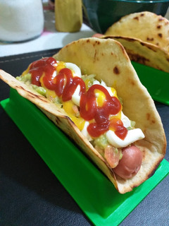 Una foto de Tacos con vienesas 🌯