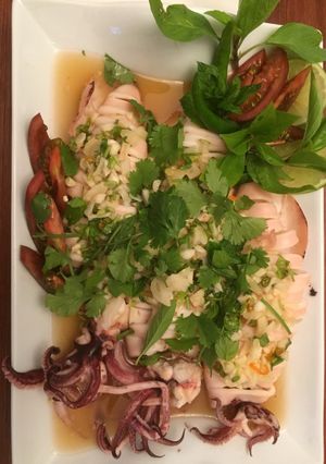 Hình của món Gỏi mực đặc biệt.