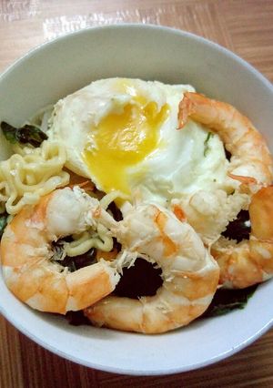 Hình của món Mì tôm trứng.