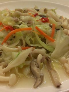 [好菇多多] 高麗菜炒雪白菇 的食譜成品照片