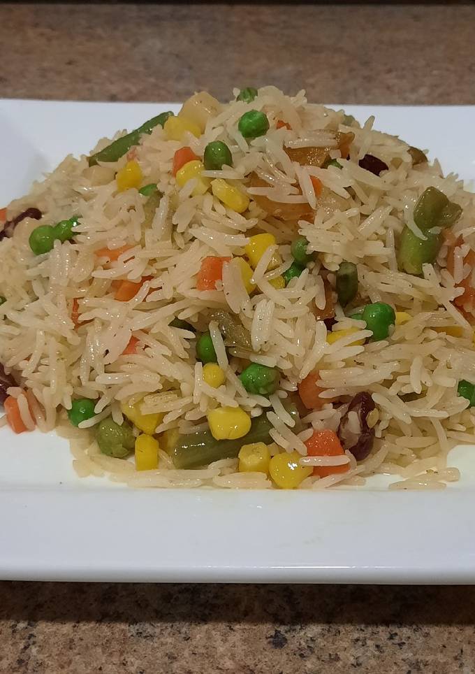 Рис із замороженими овочами