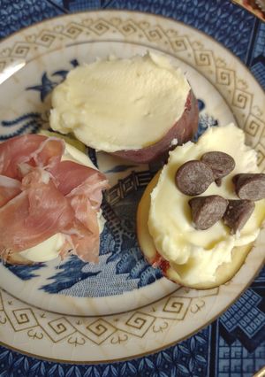 A picture of Fresh figs with mascarpone.