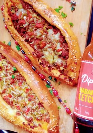 A picture of Turkish pide 😋.