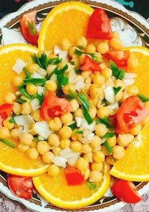 صورة لوصفة سلطة حمص بالبرتقال 🍊🍊 🧡