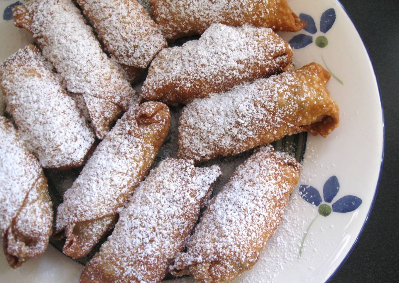 Wonton Skin Apple Rolls
