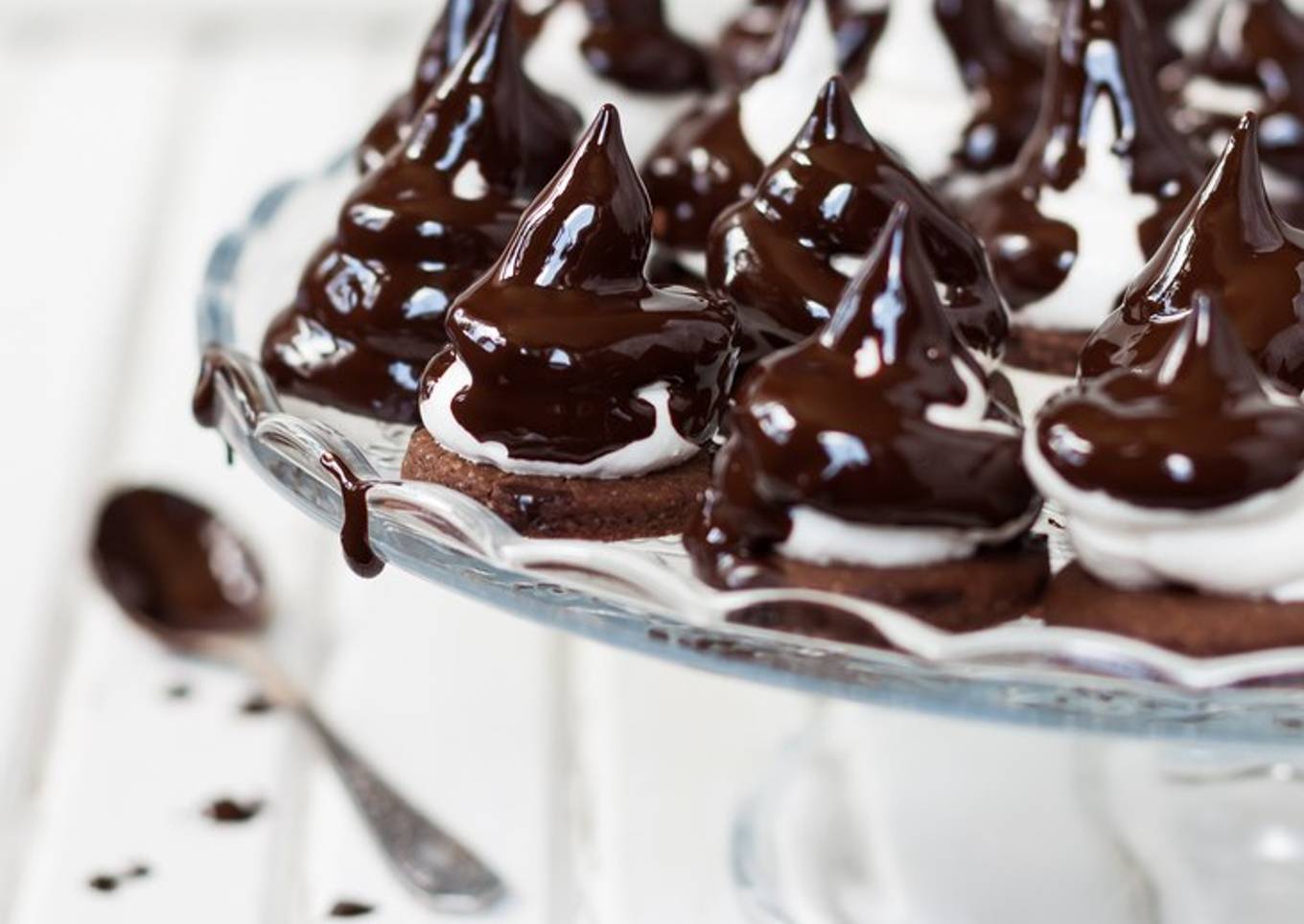 Chocolate cake with meringue