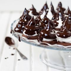 Chocolate cake with meringue A picture of Chocolate cake with meringue.