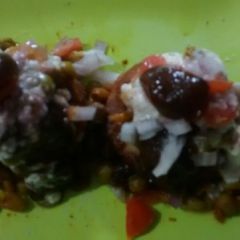 A picture of Hare mator ki kachodi chat.