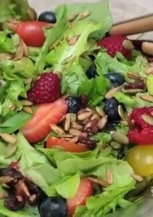 A picture of Healthy Salad.
