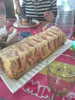 Una foto de Pastel de tortilla de patatas 🥔