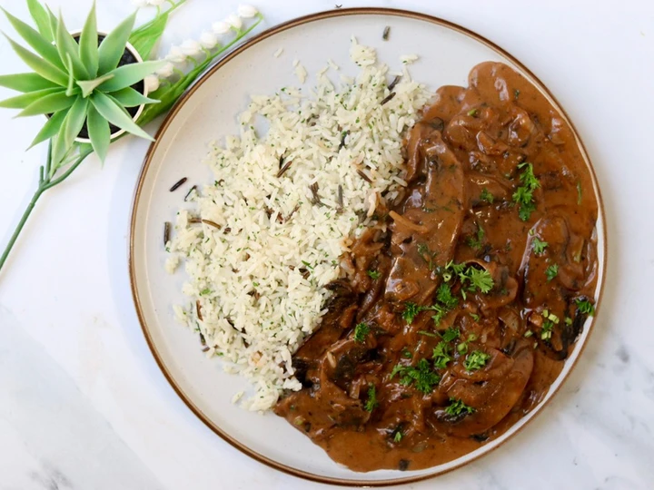 Recipe Portobello stroganoff with butter rice 🍃 the Awesome  Appealing