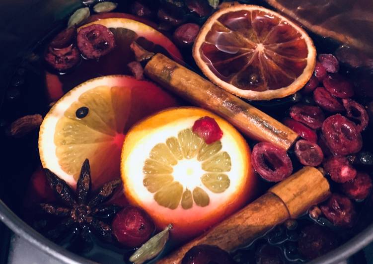 Easy Recipe: Yummy Spiced and warm mulled wine 🍷