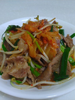 泡菜炒梅花豬-食材簡單.開胃又下飯 的食譜成品照片