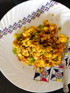 ब्रेड उपमा(BREAD UPMA RECIPE IN HINDI) रेसिपी मुख्य फोटो
