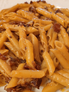 Una foto de Macarrones de chorizo y bacon
