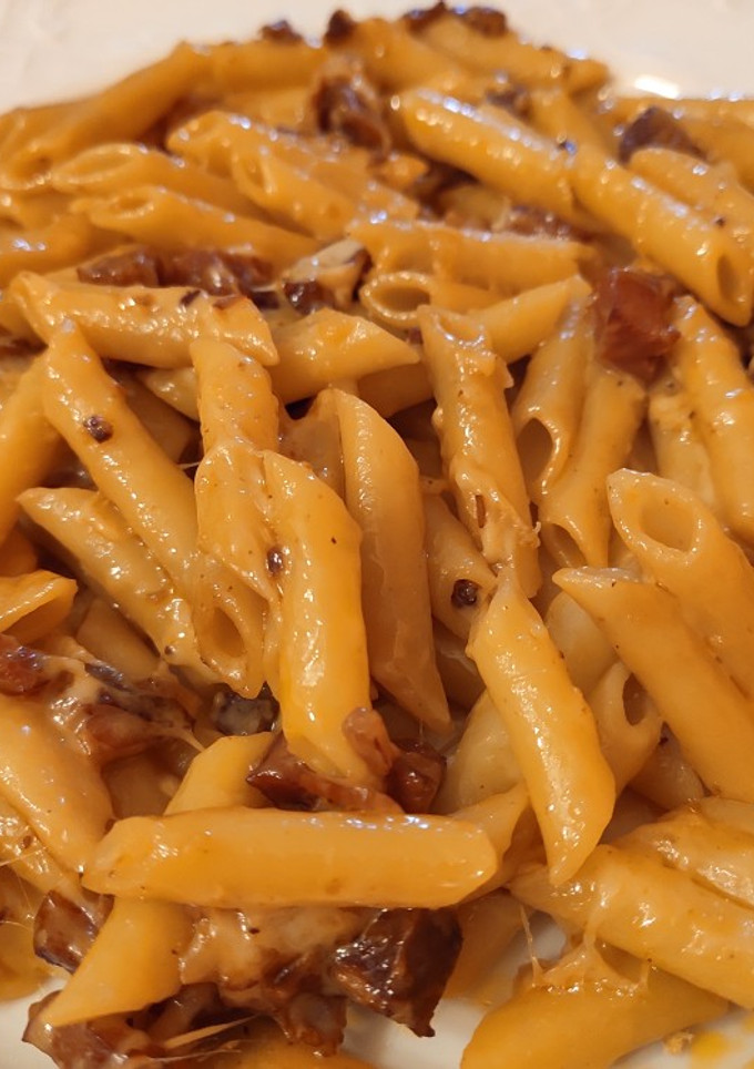 Una foto de Macarrones de chorizo y bacon