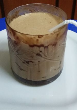 चॉकलेट मिल्क शेक (Chocolate Milk shake recipe in Hindi) रेसिपी मुख्य फोटो