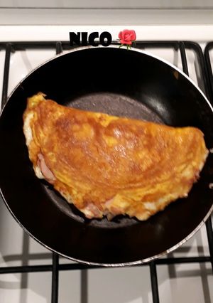 Una foto de Omelette express de jamón y queso