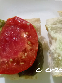 Una foto de Bocadillo de pimientos fritos con tomate