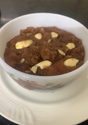 गुड़ का हलवा(gud ka halwa recipe in hindi) रेसिपी मुख्य फोटो