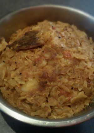 A picture of Cabbage Potato curry.