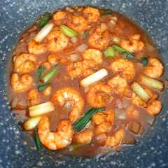A picture of Udang goreng mentega.