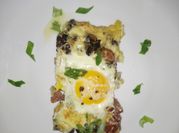 Una foto de morcilla con guarnicion