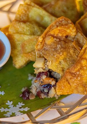 A picture of Crispy wonton with nut roast stuffing 🌟.