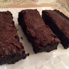 A picture of Flourless Hazelnut Chocolate Cake.