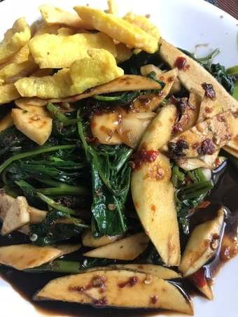 Cara Mudah Menyiapkan Resep Rujak petis kangkung yang Uenak Anti Ribet, Mantap Sekali