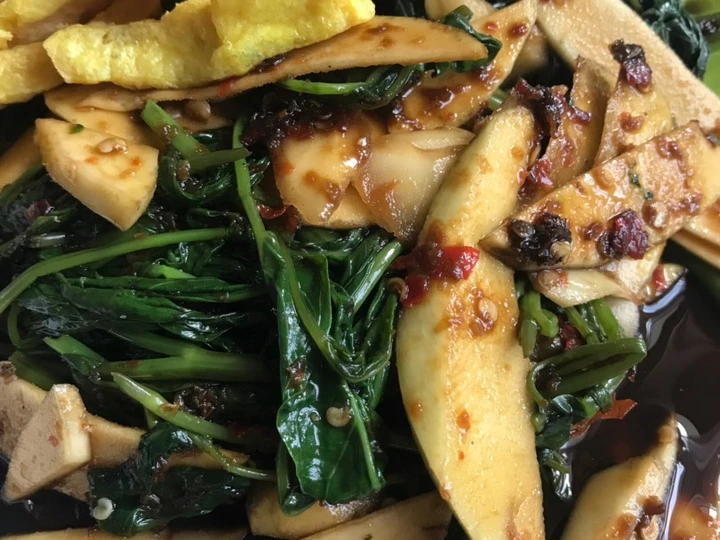 Cara Mudah Menyiapkan Resep Rujak petis kangkung yang Uenak Anti Ribet, Mantap Sekali