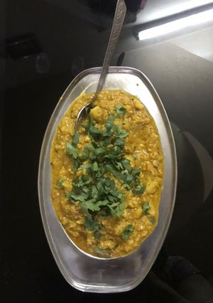 સીંગદાણા બટેટા ની ખીચડી(Peanut-Potato Khichdi receipee in Gujarati) રેસીપી મુખ્ય ફોટો