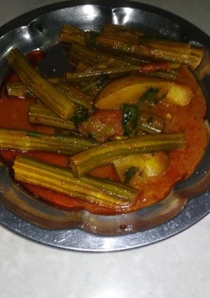 સરગવા નું શાક (Saragva Shak Recipe In Gujarati) રેસીપી મુખ્ય ફોટો