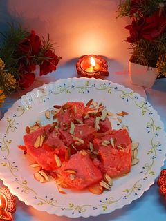 छैना रोज़ सन्देश (Rose Sandesh recipe in Hindi) रेसिपी मुख्य फोटो