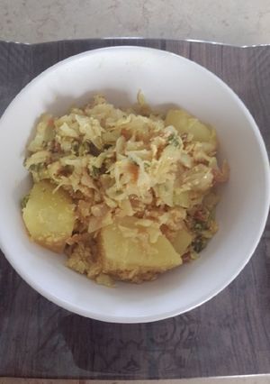 A picture of Egg with Cabbage 🥬.