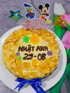 Hình của món Bánh sinh nhật bông lan sốt phô mai sữa chua hạnh nhân.