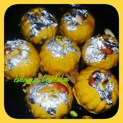 A picture of Besan laddu.