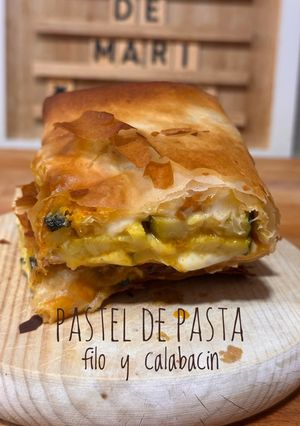 Una foto de Pastel de pasta filo y calabacín