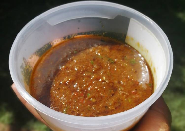 Recipe of Ultimate Chilli sauce / schezwan chilli sauce/ pilipili ya kukaanga