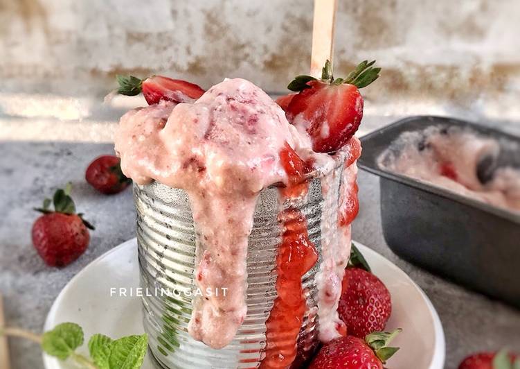 Cara Gampang Menyiapkan Homemade Strawberry Ice Cream 🍦🍓 yang Lezat