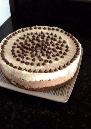 Una foto de Cheesecake de toblerone y chocolate blanco