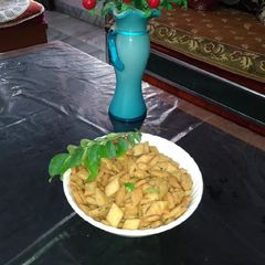 A picture of Diamond of curry leaves.