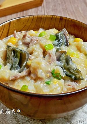 皮蛋玉米瘦肉粥 的食譜成品照片