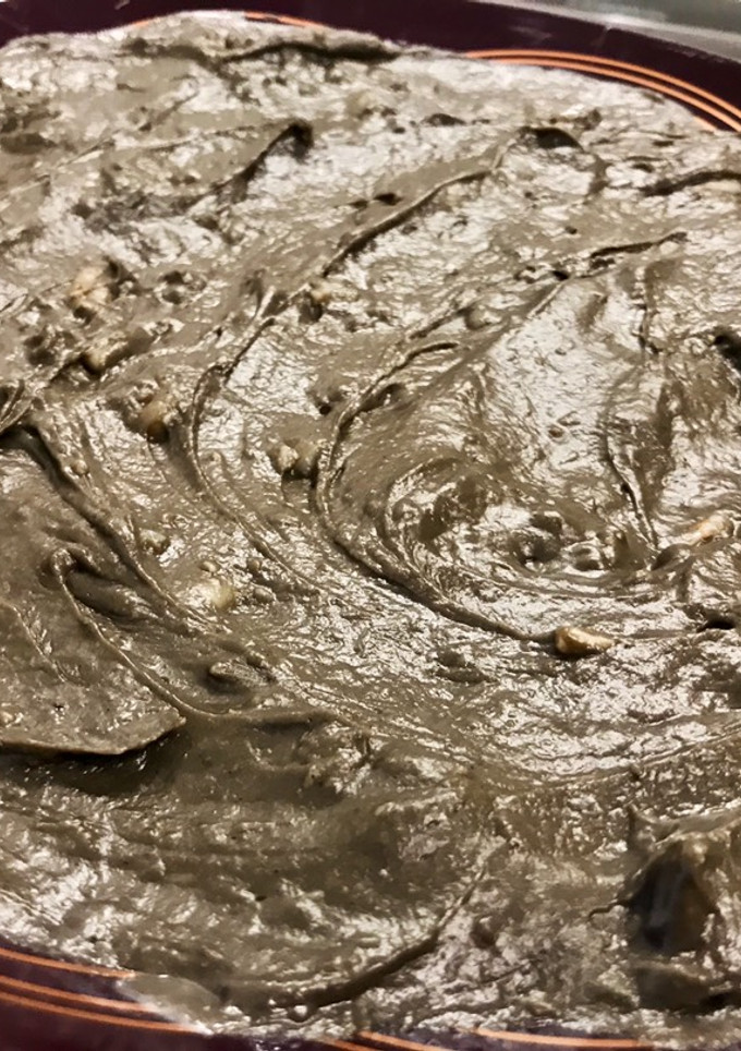 Una foto de Masa para croquetas de tinta, sepia y gambas (truco para una bechamel perfecta)