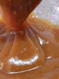 Salsa de caramelo o toffee facilísima. ¡Para acompañar tus postres!