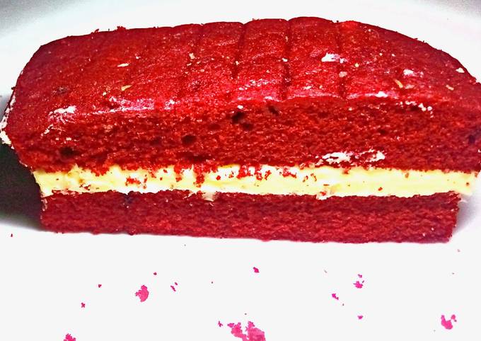 Red Velvet cake bar and lemony butter cream
