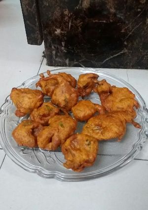 A picture of Ratalu(purple yam) ke pakode.