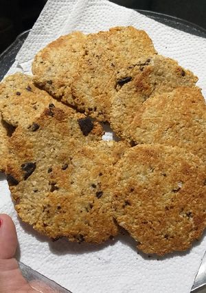 Una foto de Galletitas de avena, coco y chocolate